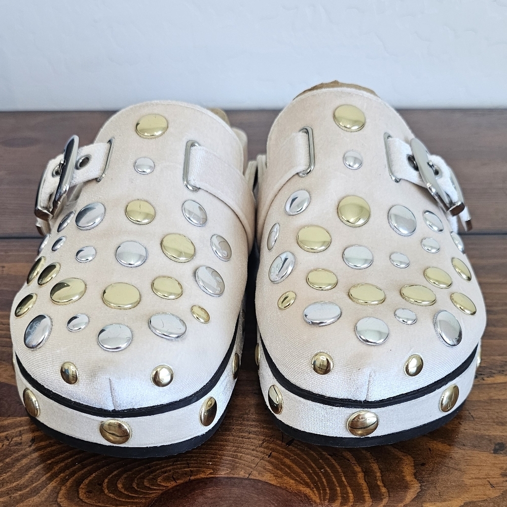 Gianni Bini Women's Cream Suede Clogs/Mules w/ Silver/Gold Accents Size 8